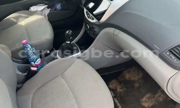 Acheter Occasion Voiture Hyundai Accent Blanc à Lomé, Togo Acheter Occasion Voiture Hyundai Accent Blanc à Lomé, Togo