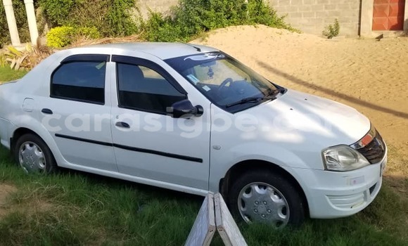 Acheter Occasion Voiture Renault Logan Blanc à Lomé, Togo