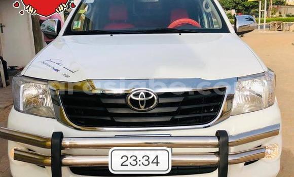 Buy Used Toyota Hilux White Car in Lome in Togo Buy Used Toyota Hilux White Car in Lome in Togo