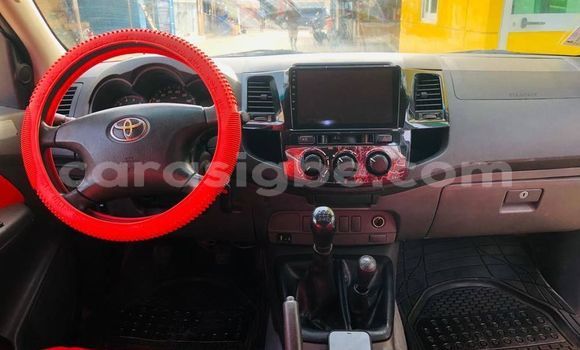 Buy Used Toyota Hilux White Car in Lome in Togo Buy Used Toyota Hilux White Car in Lome in Togo