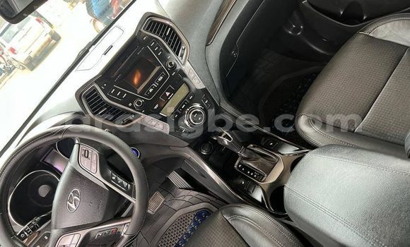 Acheter Occasion Voiture Hyundai Santa Fe Blanc à Lomé, Togo Acheter Occasion Voiture Hyundai Santa Fe Blanc à Lomé, Togo