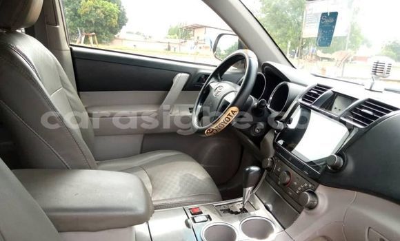 Buy Used Toyota Highlander Silver Car in Lome in Togo Buy Used Toyota Highlander Silver Car in Lome in Togo