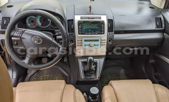 Buy Used Toyota Corolla Verso Black Car in Lome in Togo Buy Used Toyota Corolla Verso Black Car in Lome in Togo