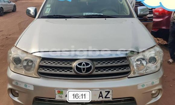 Acheter Occasion Voiture Toyota Fortuner Beige à Lomé, Togo Acheter Occasion Voiture Toyota Fortuner Beige à Lomé, Togo