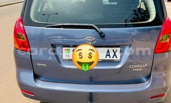 Acheter Occasion Voiture Toyota Corolla Verso Bleu à Lomé, Togo Acheter Occasion Voiture Toyota Corolla Verso Bleu à Lomé, Togo