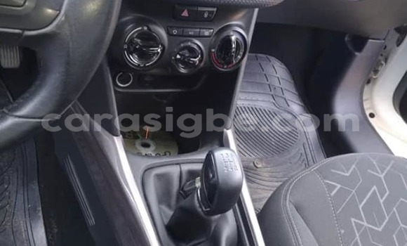 Acheter Occasion Voiture Peugeot 2008 Blanc à Lomé, Togo Acheter Occasion Voiture Peugeot 2008 Blanc à Lomé, Togo