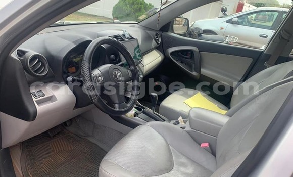 Acheter Occasion Voiture Toyota RAV4 Gris à Lomé, Togo Acheter Occasion Voiture Toyota RAV4 Gris à Lomé, Togo