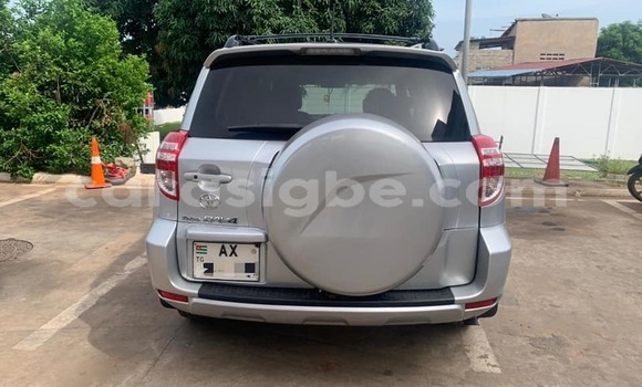 Acheter Occasion Voiture Toyota RAV4 Gris à Lomé, Togo Acheter Occasion Voiture Toyota RAV4 Gris à Lomé, Togo