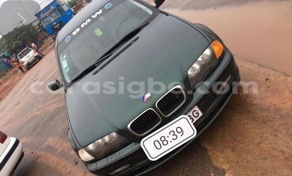 Acheter Occasion Voiture BMW 3–Series Vert à Lomé, Togo Acheter Occasion Voiture BMW 3–Series Vert à Lomé, Togo