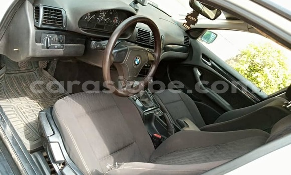 Acheter Occasion Voiture BMW 3–Series Blanc à Lomé, Togo Acheter Occasion Voiture BMW 3–Series Blanc à Lomé, Togo