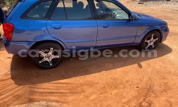 Acheter Occasion Voiture Mazda 323 Bleu à Lomé, Togo Acheter Occasion Voiture Mazda 323 Bleu à Lomé, Togo