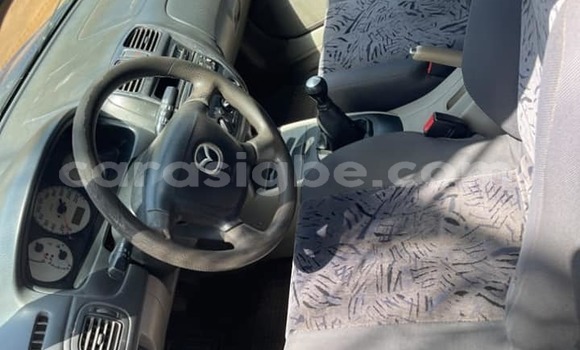 Acheter Occasion Voiture Mazda 323 Bleu à Lomé, Togo Acheter Occasion Voiture Mazda 323 Bleu à Lomé, Togo