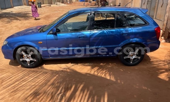 Acheter Occasion Voiture Mazda 323 Bleu à Lomé, Togo Acheter Occasion Voiture Mazda 323 Bleu à Lomé, Togo
