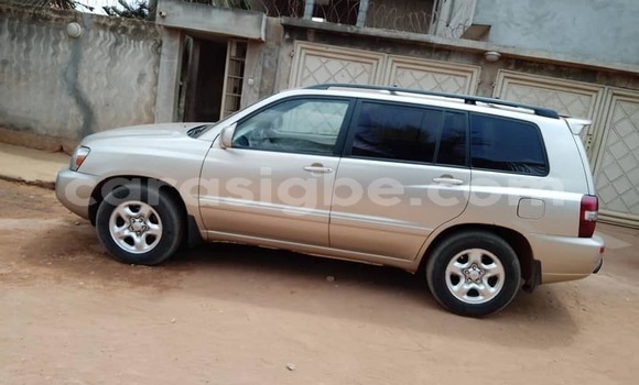 Acheter Occasion Voiture Toyota Highlander Gris à Lomé, Togo Acheter Occasion Voiture Toyota Highlander Gris à Lomé, Togo
