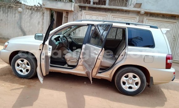 Acheter Occasion Voiture Toyota Highlander Gris à Lomé, Togo Acheter Occasion Voiture Toyota Highlander Gris à Lomé, Togo