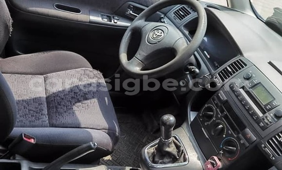Acheter Occasion Voiture Toyota Corolla Verso Bleu à Lomé, Togo Acheter Occasion Voiture Toyota Corolla Verso Bleu à Lomé, Togo