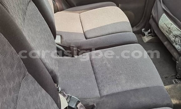 Acheter Occasion Voiture Toyota Corolla Verso Bleu à Lomé, Togo Acheter Occasion Voiture Toyota Corolla Verso Bleu à Lomé, Togo