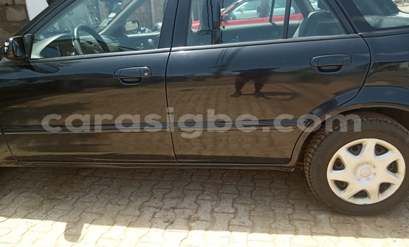 Acheter Occasion Voiture Mazda 323 Noir à Lomé, Togo Acheter Occasion Voiture Mazda 323 Noir à Lomé, Togo