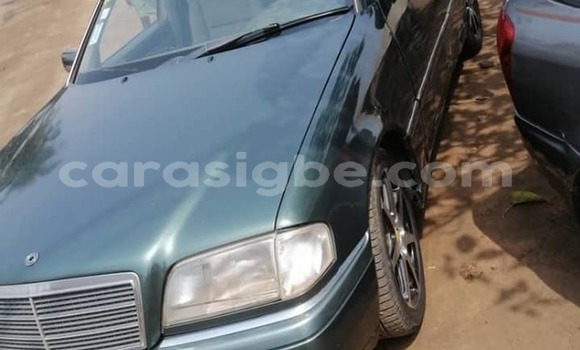 Acheter Occasion Voiture Mercedes‒Benz C–Class Vert à Lomé, Togo Acheter Occasion Voiture Mercedes‒Benz C–Class Vert à Lomé, Togo