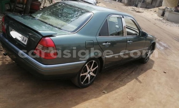 Acheter Occasion Voiture Mercedes‒Benz C–Class Vert à Lomé, Togo Acheter Occasion Voiture Mercedes‒Benz C–Class Vert à Lomé, Togo