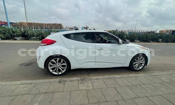 Buy Used Hyundai Veloster White Car in Lome in Togo