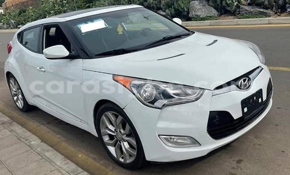 Acheter Occasion Voiture Hyundai Veloster Blanc à Lomé, Togo Acheter Occasion Voiture Hyundai Veloster Blanc à Lomé, Togo