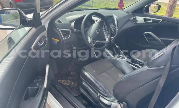 Acheter Occasion Voiture Hyundai Veloster Blanc à Lomé, Togo Acheter Occasion Voiture Hyundai Veloster Blanc à Lomé, Togo