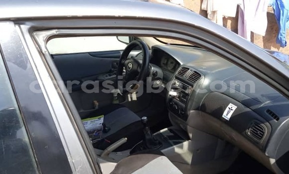 Acheter Occasion Voiture Mazda 323 Gris à Lomé, Togo Acheter Occasion Voiture Mazda 323 Gris à Lomé, Togo