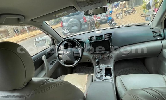 Acheter Occasion Voiture Toyota Highlander Blanc à Lomé, Togo Acheter Occasion Voiture Toyota Highlander Blanc à Lomé, Togo