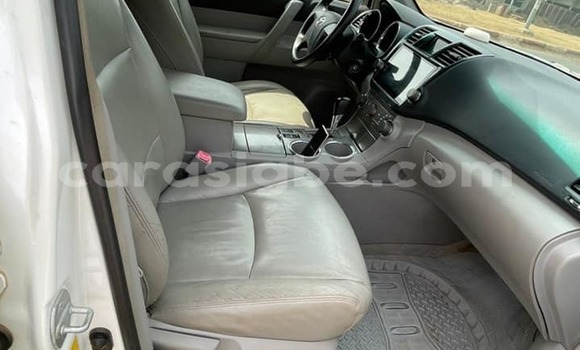 Acheter Occasion Voiture Toyota Highlander Blanc à Lomé, Togo Acheter Occasion Voiture Toyota Highlander Blanc à Lomé, Togo