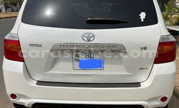 Acheter Occasion Voiture Toyota Highlander Blanc à Lomé, Togo Acheter Occasion Voiture Toyota Highlander Blanc à Lomé, Togo