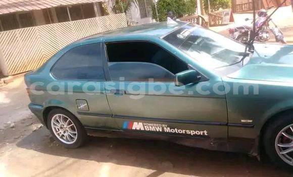 Acheter Occasion Voiture BMW 3–Series Vert à Lomé, Togo Acheter Occasion Voiture BMW 3–Series Vert à Lomé, Togo