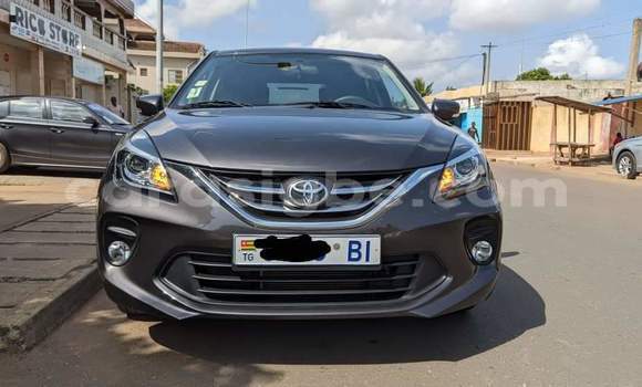 Buy New Toyota Starlet Brown Car in Lome in Togo Buy New Toyota Starlet Brown Car in Lome in Togo