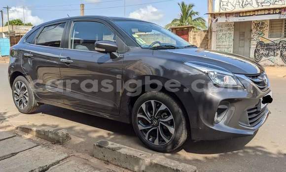 Buy New Toyota Starlet Brown Car in Lome in Togo Buy New Toyota Starlet Brown Car in Lome in Togo