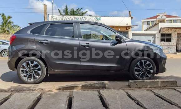 Buy New Toyota Starlet Brown Car in Lome in Togo Buy New Toyota Starlet Brown Car in Lome in Togo