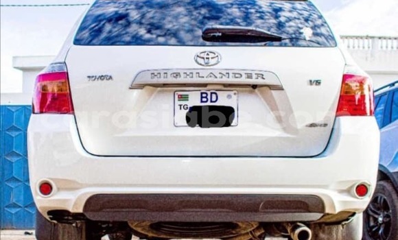 Buy Used Toyota Highlander White Car in Lome in Togo Buy Used Toyota Highlander White Car in Lome in Togo