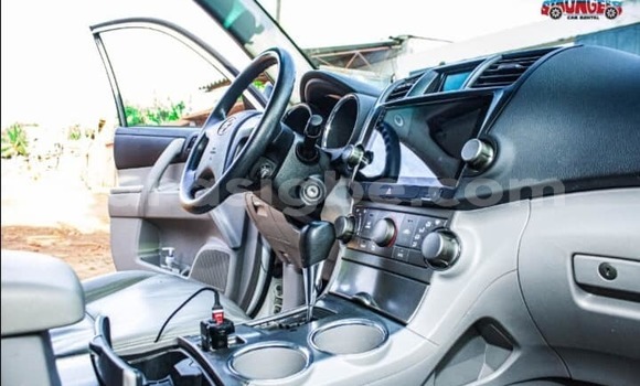 Buy Used Toyota Highlander White Car in Lome in Togo Buy Used Toyota Highlander White Car in Lome in Togo