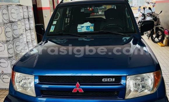 Acheter Occasion Voiture Mitsubishi Pajero Bleu à Lomé, Togo