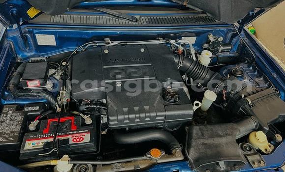 Buy Used Mitsubishi Pajero Blue Car in Lome in Togo Buy Used Mitsubishi Pajero Blue Car in Lome in Togo