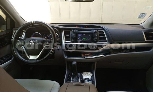 Acheter Occasion Voiture Toyota Highlander Marron à Lomé, Togo Acheter Occasion Voiture Toyota Highlander Marron à Lomé, Togo
