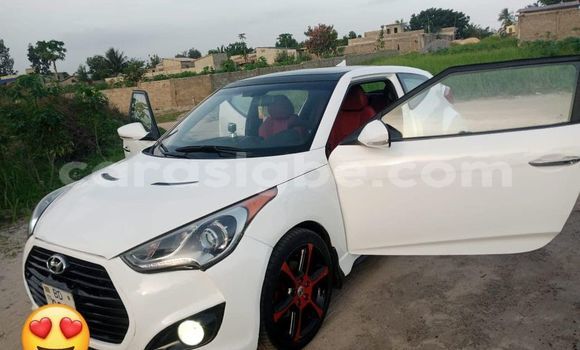 Buy Used Hyundai Veloster White Car in Lome in Togo