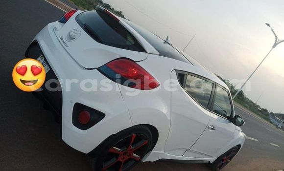 Buy Used Hyundai Veloster White Car in Lome in Togo Buy Used Hyundai Veloster White Car in Lome in Togo