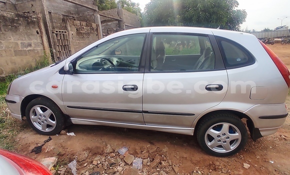 Acheter Occasion Voiture Nissan Almera Tino Gris à Lomé, Maritime
