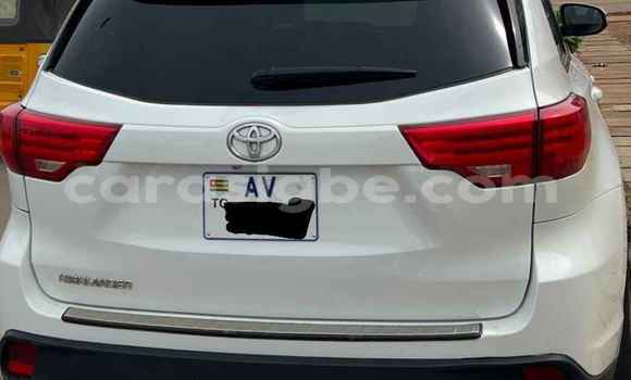 Buy Used Toyota Highlander White Car in Lome in Togo Buy Used Toyota Highlander White Car in Lome in Togo