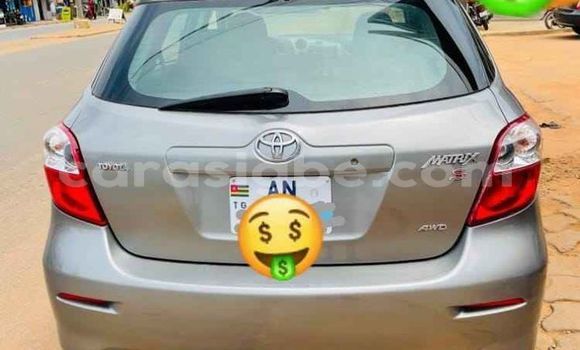 Buy Used Toyota Matrix Silver Car in Lome in Togo Buy Used Toyota Matrix Silver Car in Lome in Togo