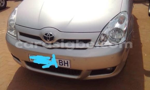 Buy Used Toyota Corolla Verso Silver Car in Lome in Togo Buy Used Toyota Corolla Verso Silver Car in Lome in Togo