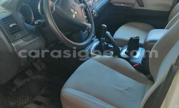 Acheter Occasion Voiture Mitsubishi Pajero Blanc à Lomé, Togo Acheter Occasion Voiture Mitsubishi Pajero Blanc à Lomé, Togo