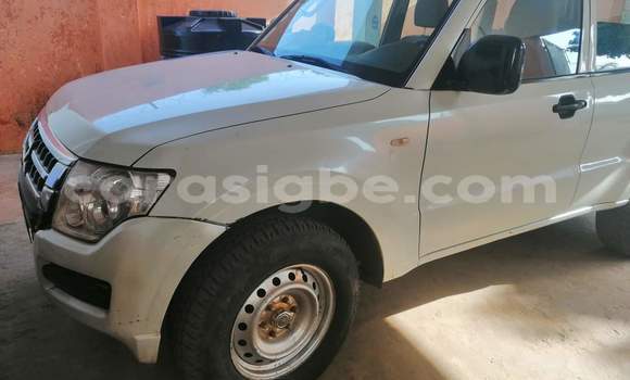 Acheter Occasion Voiture Mitsubishi Pajero Blanc à Lomé, Togo Acheter Occasion Voiture Mitsubishi Pajero Blanc à Lomé, Togo