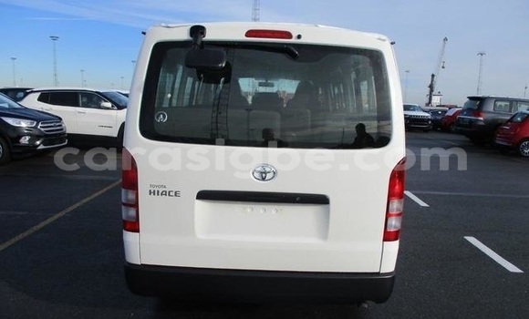 Acheter Import Utilitaire Toyota HiAce Blanc à Lomé, Maritime Acheter Import Utilitaire Toyota HiAce Blanc à Lomé, Maritime