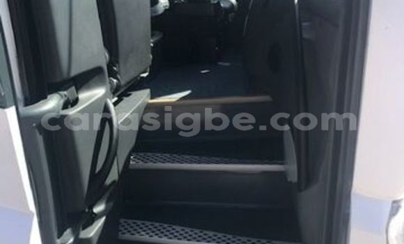 Acheter Import Utilitaire Scania 124 400 Blanc à Dapaong, Togo Acheter Import Utilitaire Scania 124 400 Blanc à Dapaong, Togo